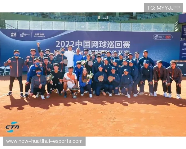 网坛双打组合突围，战术配合掀起热潮